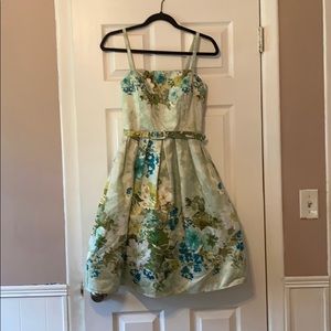 Lovely Jessica Howard Spring dress